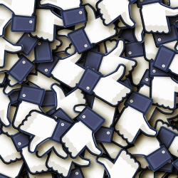 Facebook haalt nepnieuws offline